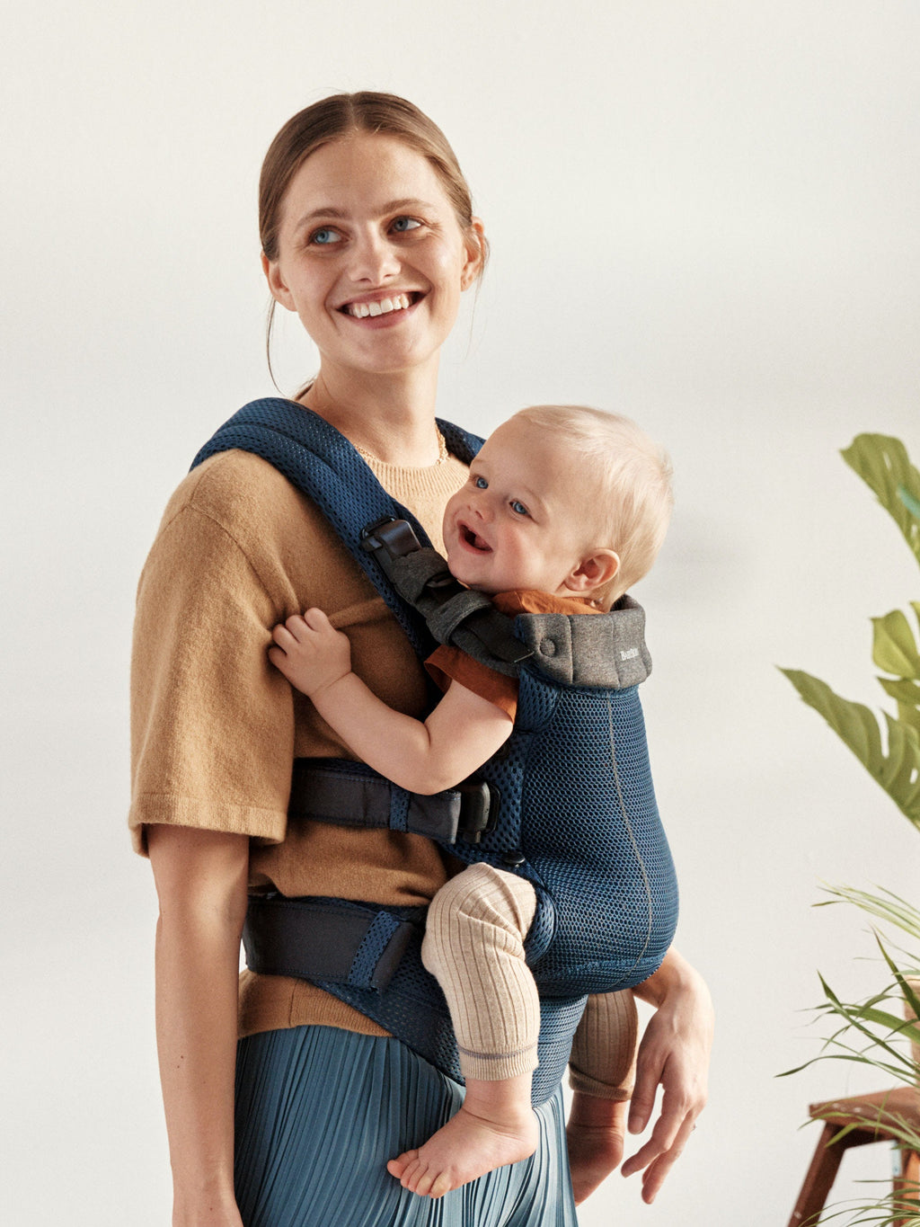 babybjorn-baby-carrier | Navy blue