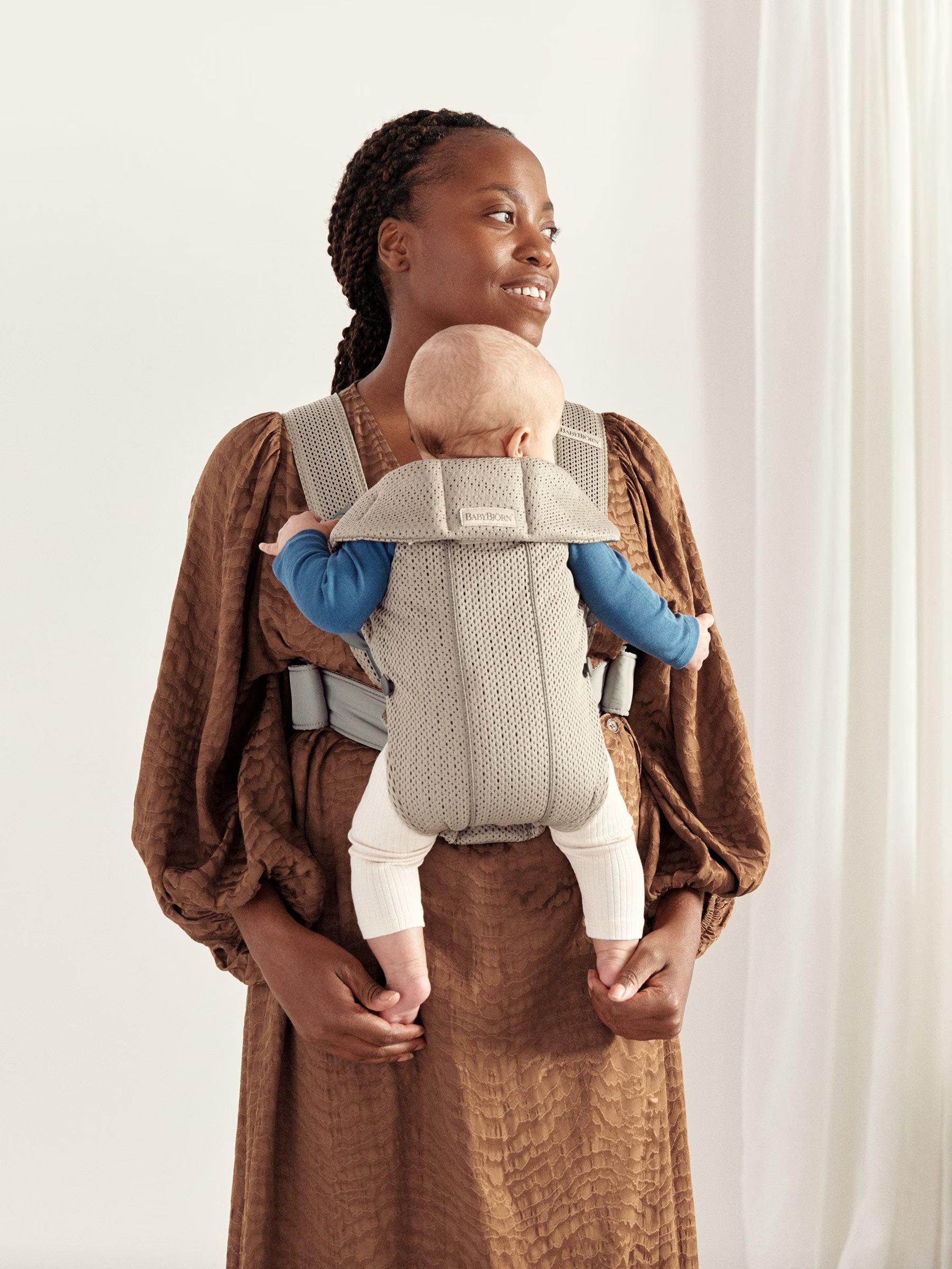 How to adjust the size on Baby Carrier Mini