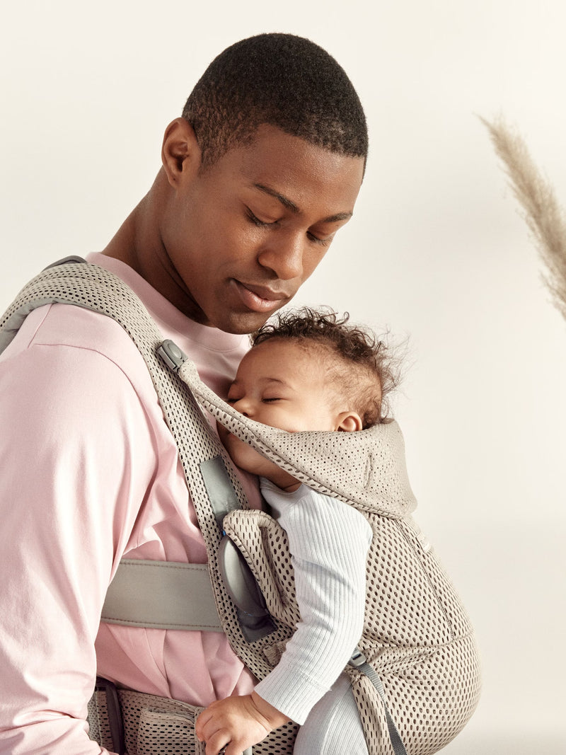 How to lift out sleeping baby from Baby Carrier Move